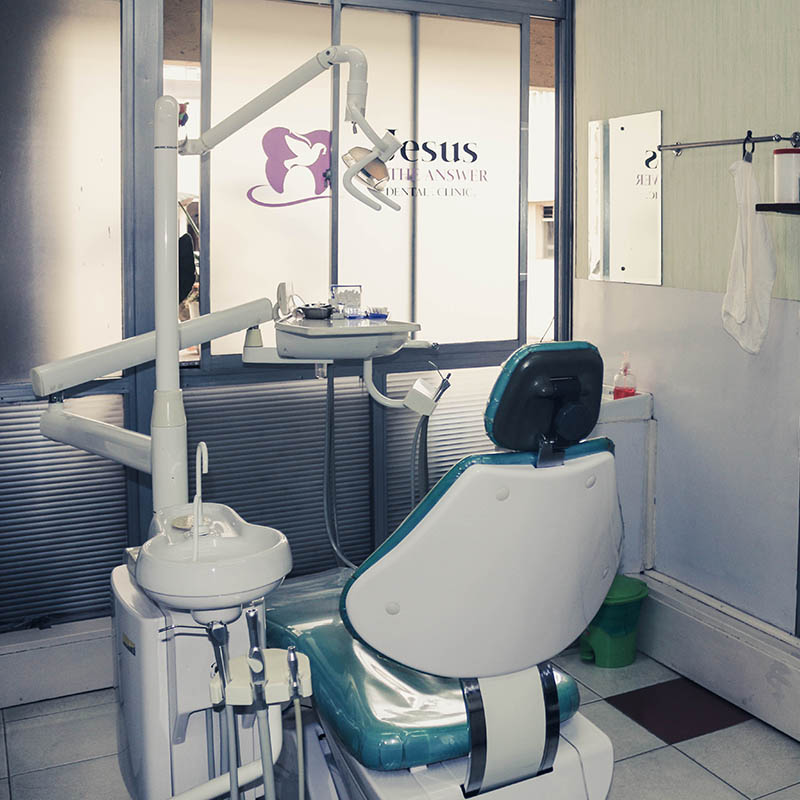 dental clinic chair for dental check-ups